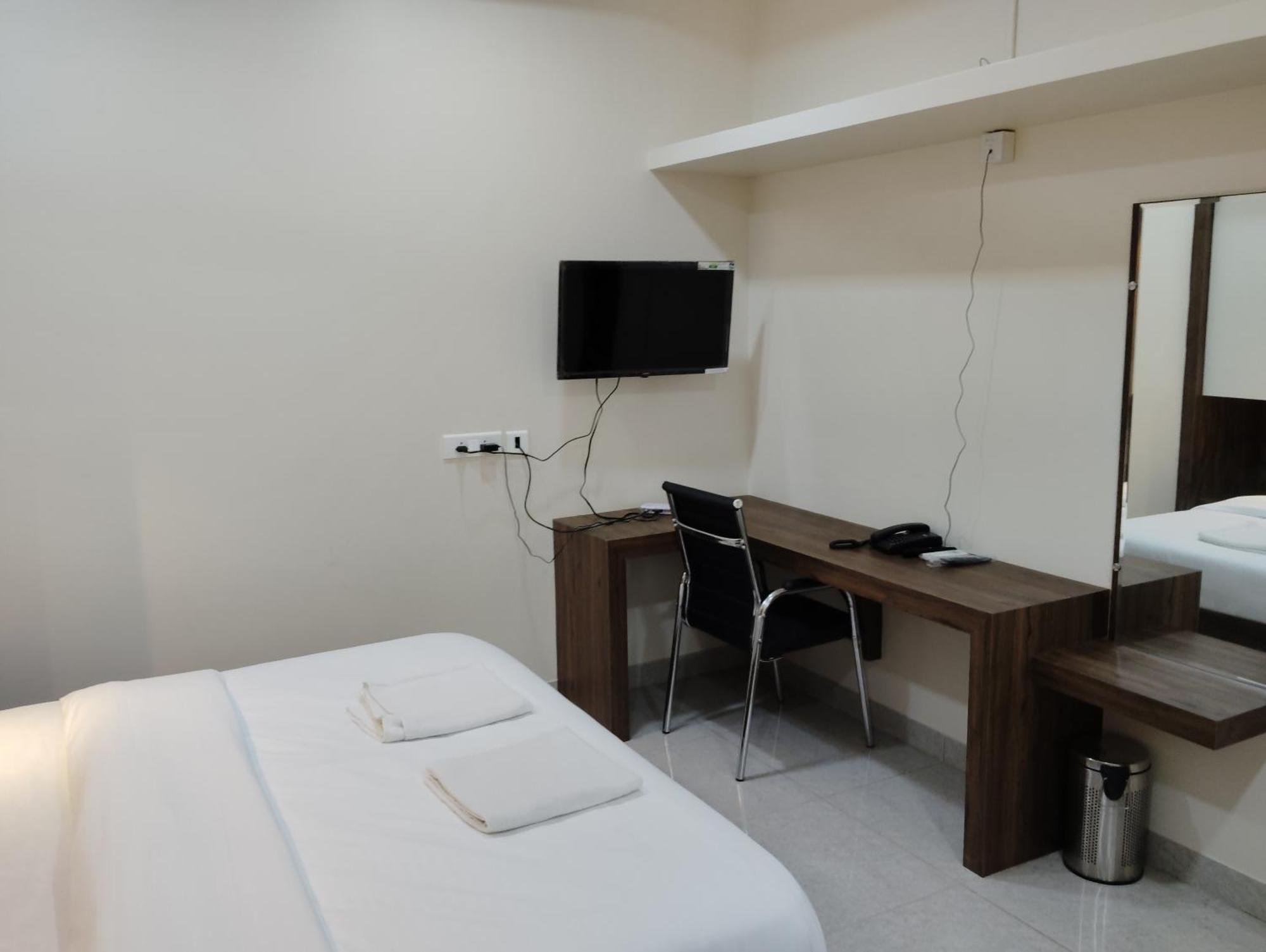 Sr Residency Villa Chennai Bagian luar foto